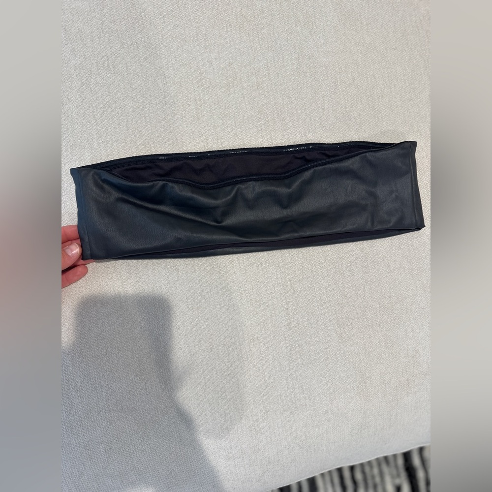 NWOT SKIMS MICRO FAUX LEATHER BIKINI TOP